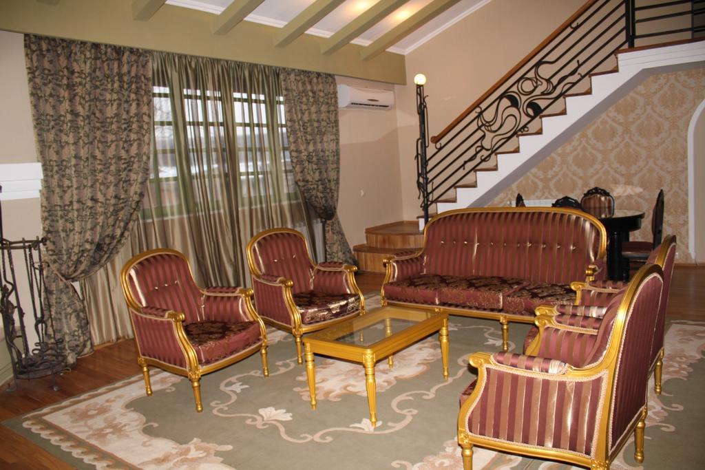 Prestige Palace - Esquisse Hotel Tbilisi Quarto foto